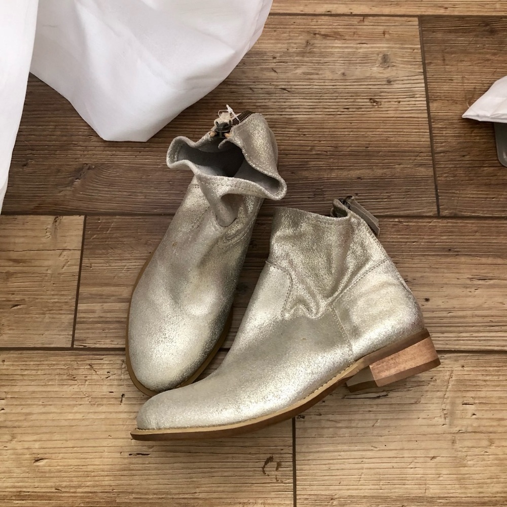 Gap Boots Leather Metallic Gold Zip Back, Size USA 7